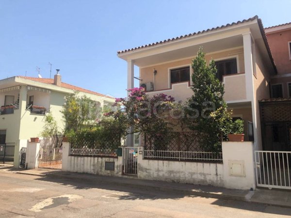 casa indipendente in vendita ad Olbia in zona Barcellona