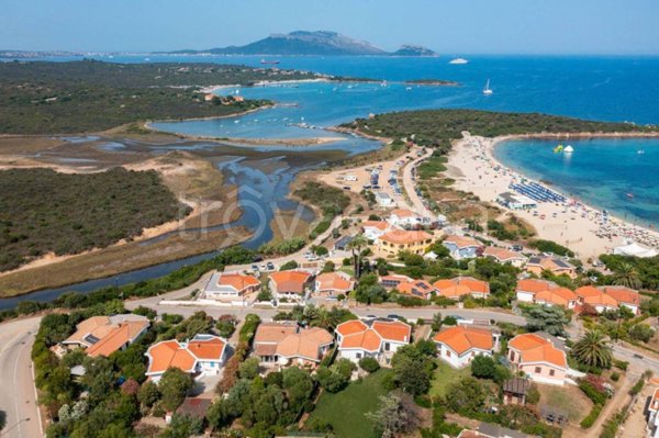 casa indipendente in vendita ad Olbia in zona Bados