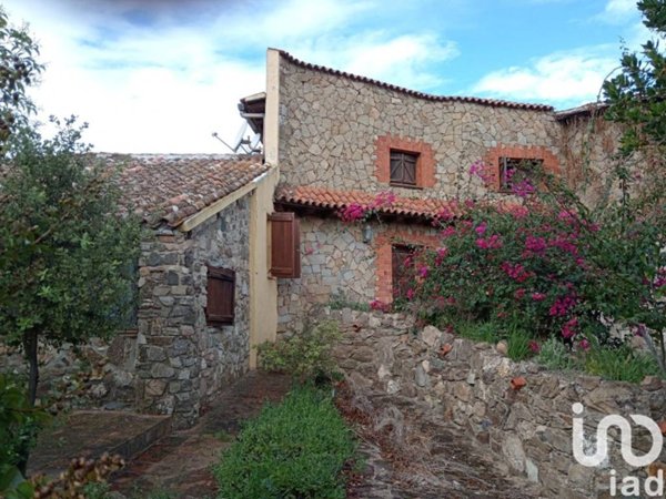 intera palazzina in vendita ad Olbia in zona Sole Ruiu