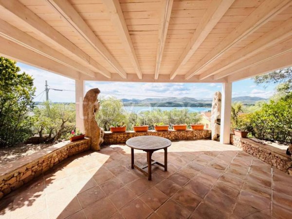 casa indipendente in vendita ad Olbia in zona Porto Istana