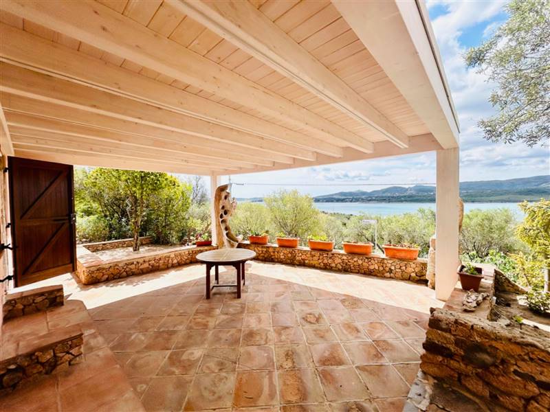 casa indipendente in vendita ad Olbia in zona Porto Istana