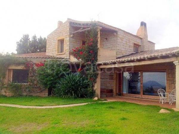 casa indipendente in vendita ad Olbia in zona Milmeggiu