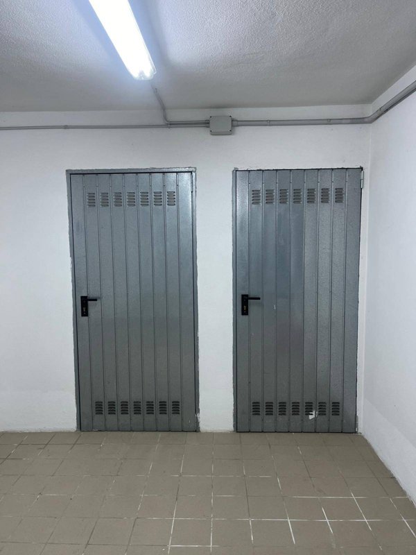locale di sgombero in vendita ad Olbia