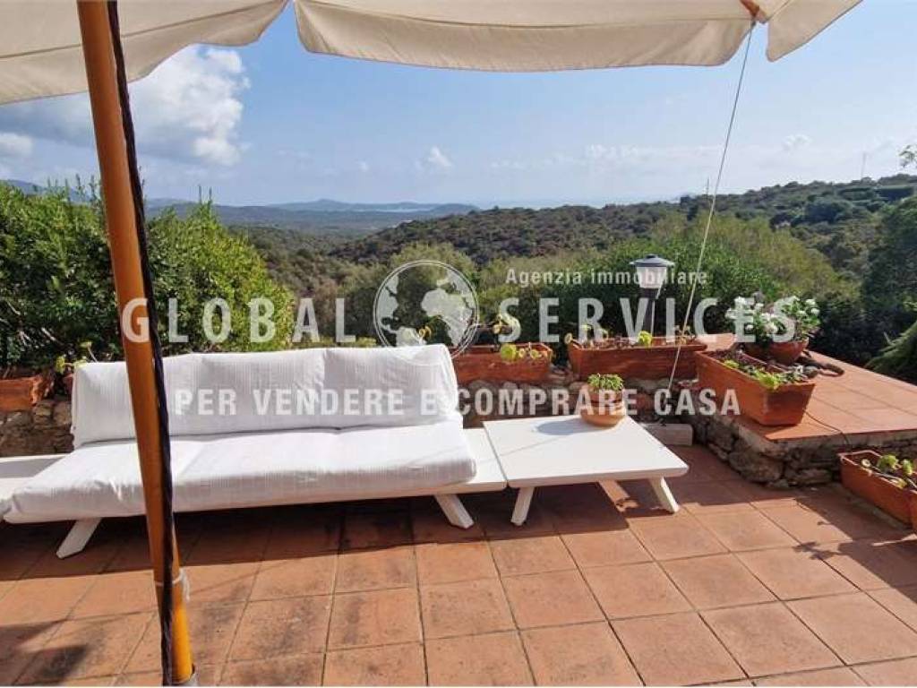 casa indipendente in vendita ad Olbia in zona Portisco