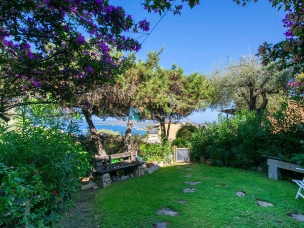 appartamento in vendita ad Olbia in zona Marinella