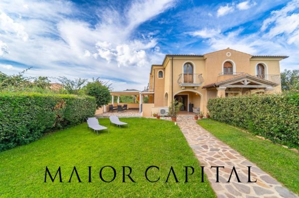 casa indipendente in vendita ad Olbia in zona Pittulongu