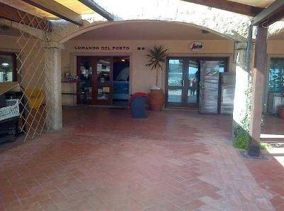negozio in vendita ad Olbia in zona Cugnana