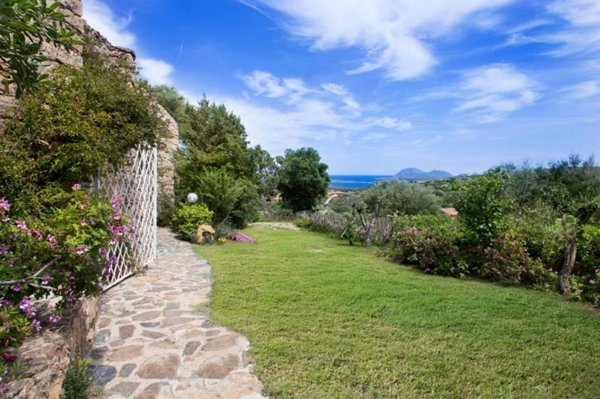 villa in vendita ad Olbia in zona Portisco