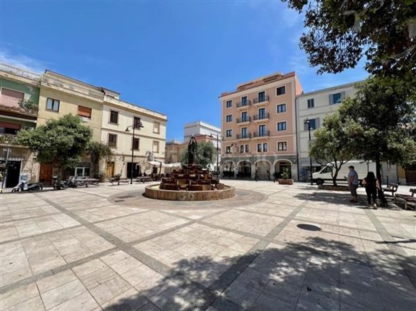 negozio in vendita ad Olbia in zona Centro Storico