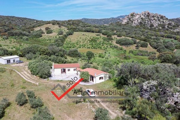 casa indipendente in vendita ad Olbia in zona Putzolu