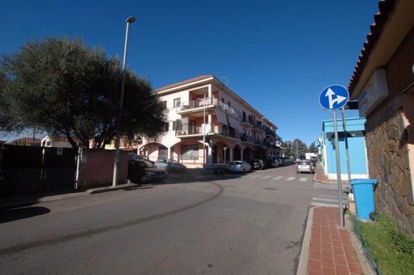 negozio in vendita ad Olbia in zona Aldo Moro