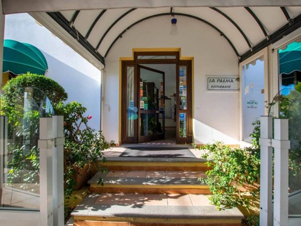 negozio in vendita ad Olbia in zona Aldo Moro