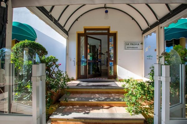 negozio in vendita ad Olbia in zona Aldo Moro