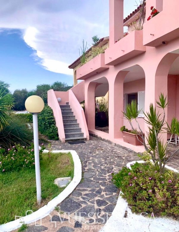 casa indipendente in vendita ad Olbia in zona Porto Istana
