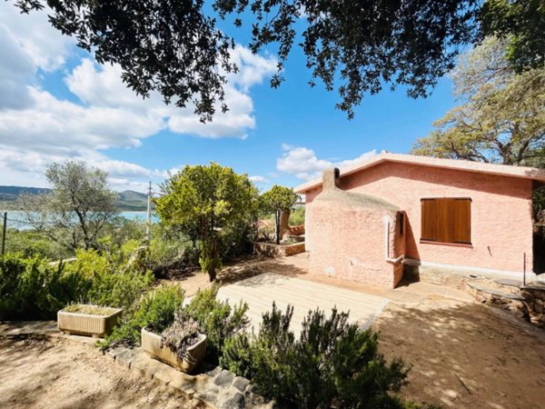 casa indipendente in vendita ad Olbia in zona Porto Istana