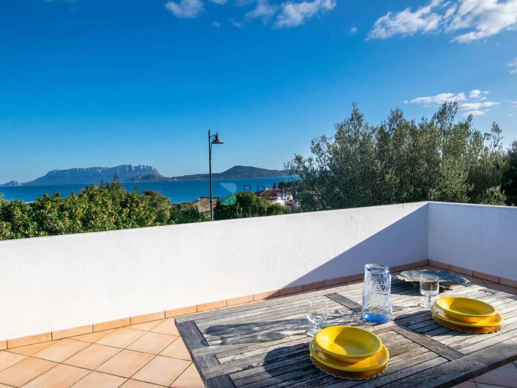 casa indipendente in vendita ad Olbia in zona Pittulongu