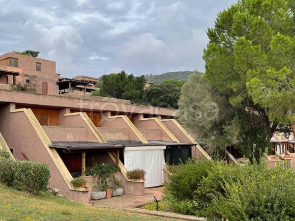 appartamento in vendita ad Olbia in zona Cugnana