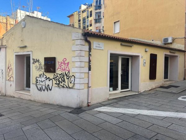 negozio in vendita ad Olbia in zona Centro Storico