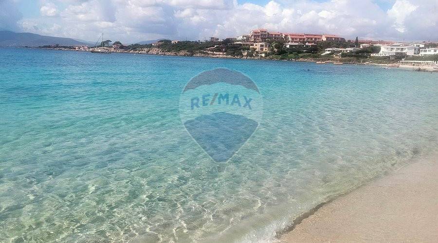 appartamento in vendita ad Olbia in zona Pittulongu