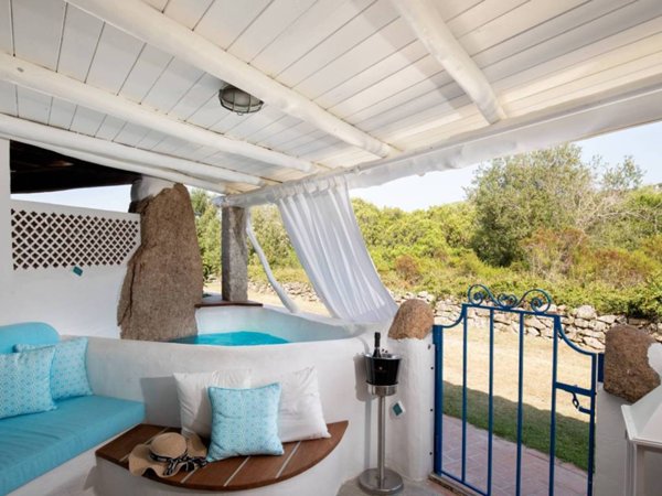 appartamento in vendita ad Olbia in zona Rudalza