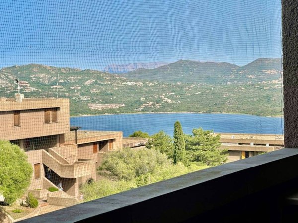 appartamento in vendita ad Olbia in zona Cugnana