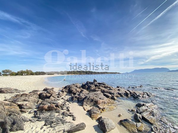 casa indipendente in vendita ad Olbia in zona Pittulongu