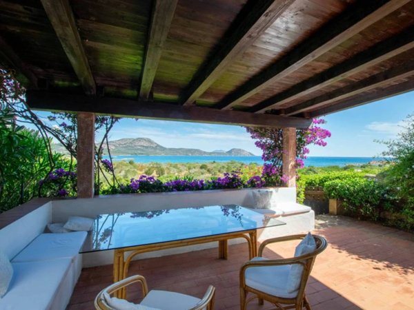 appartamento in vendita ad Olbia in zona Porto Istana
