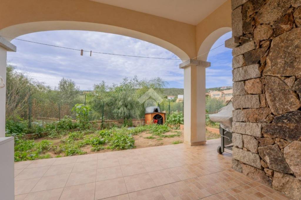 appartamento in vendita ad Olbia in zona Pittulongu