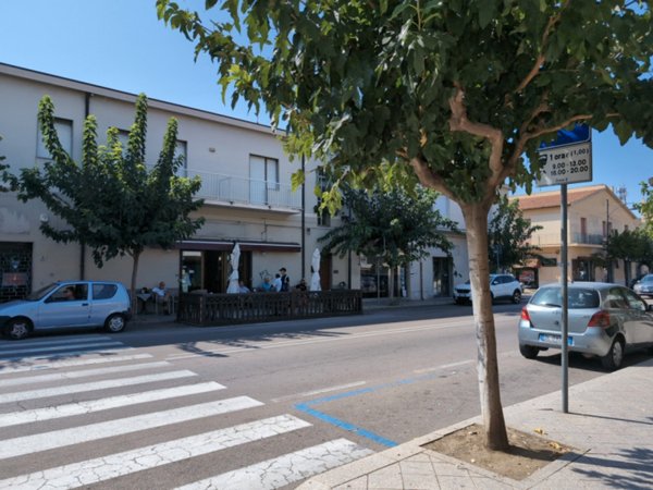 negozio in vendita ad Olbia in zona Aldo Moro
