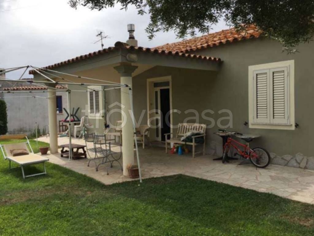 appartamento in vendita ad Olbia in zona Putzolu