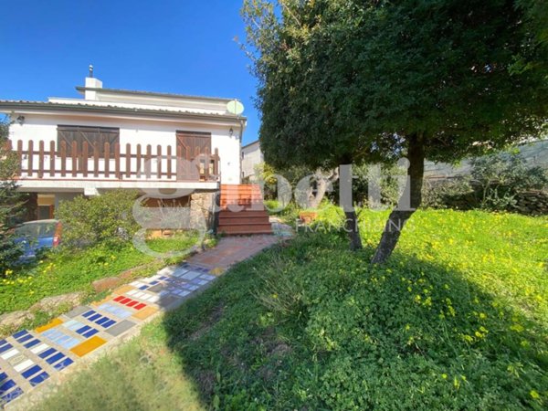 casa indipendente in vendita ad Olbia in zona Pittulongu