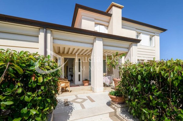 casa indipendente in vendita ad Olbia in zona Aldo Moro