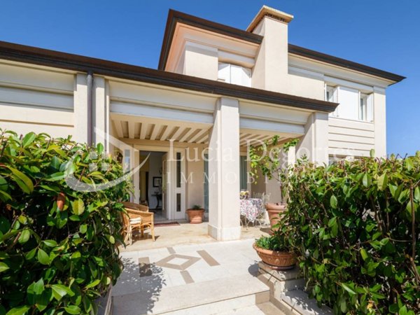 casa indipendente in vendita ad Olbia in zona Aldo Moro