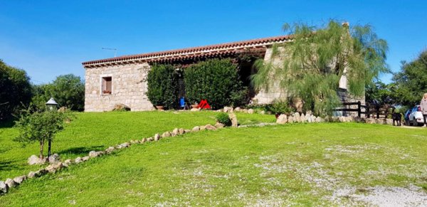 casa indipendente in vendita ad Olbia in zona Sole Ruiu