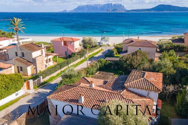 casa indipendente in vendita ad Olbia in zona Pittulongu