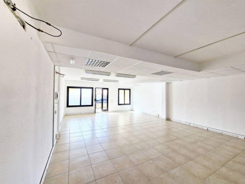 ufficio in vendita ad Olbia in zona Centro Storico