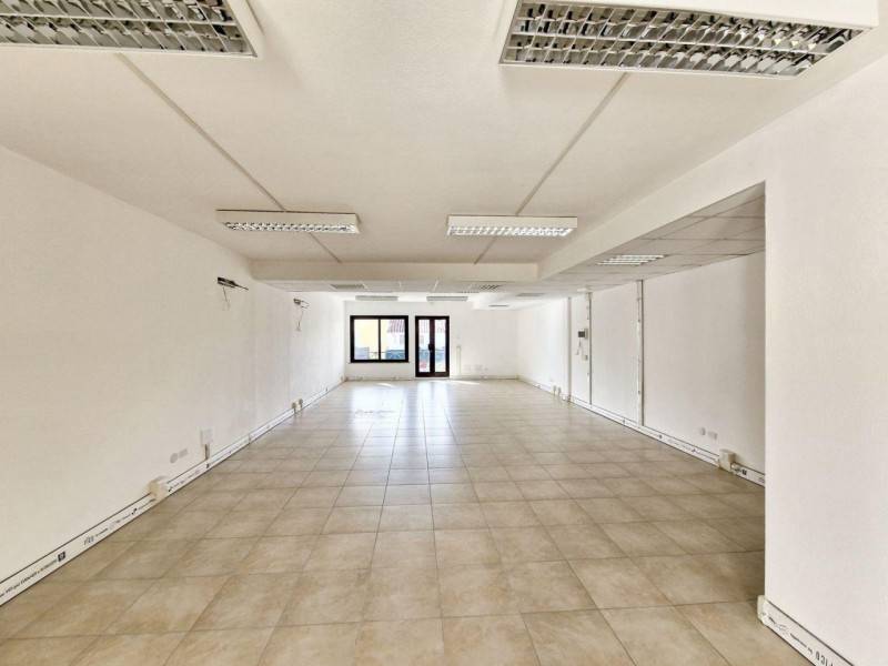 ufficio in vendita ad Olbia in zona Centro Storico