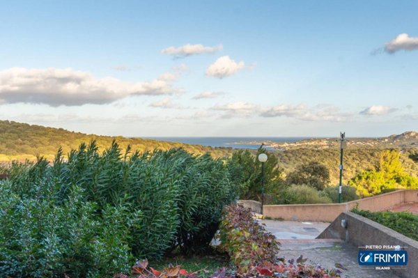 appartamento in vendita ad Olbia in zona Cugnana