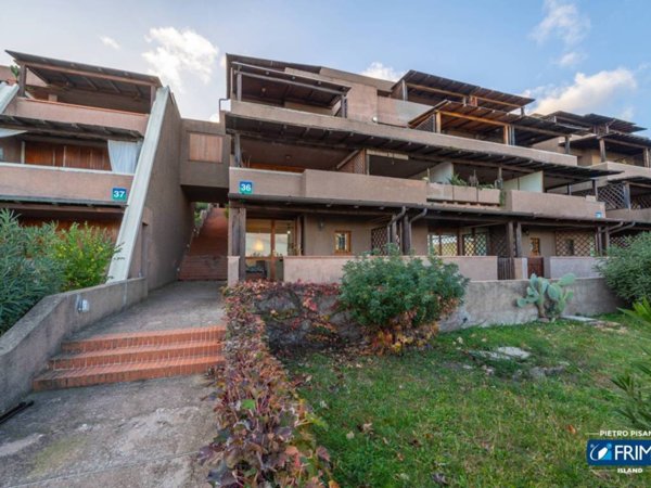 appartamento in vendita ad Olbia in zona Cugnana
