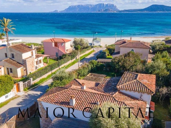 casa indipendente in vendita ad Olbia in zona Pittulongu