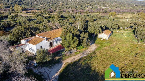casa indipendente in vendita ad Olbia in zona Bandinu