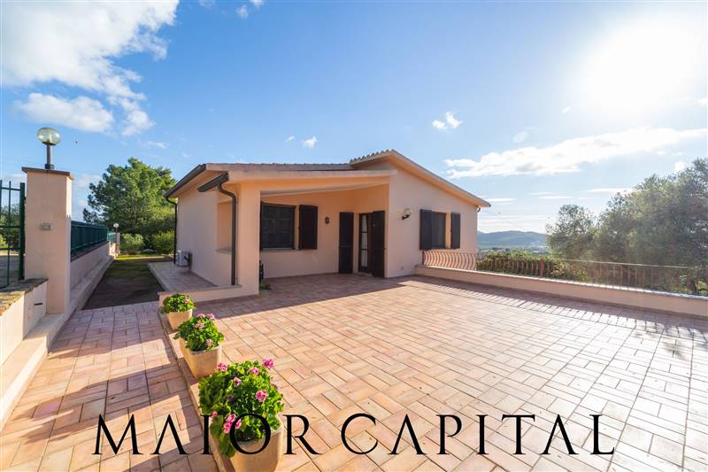 casa indipendente in vendita ad Olbia in zona Cugnana