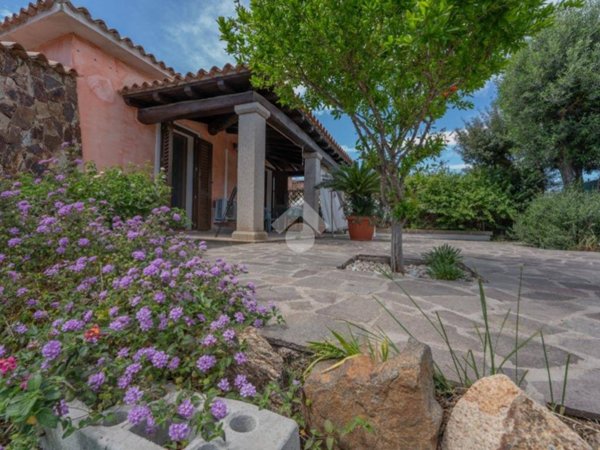 casa indipendente in vendita ad Olbia in zona Pittulongu