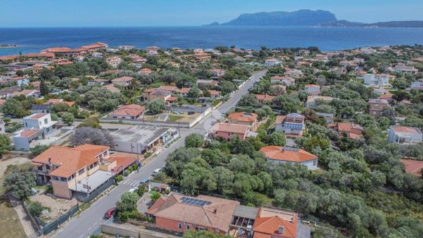casa indipendente in vendita ad Olbia in zona Pittulongu