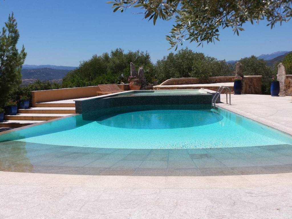 casa indipendente in vendita ad Olbia in zona Santa Lucia