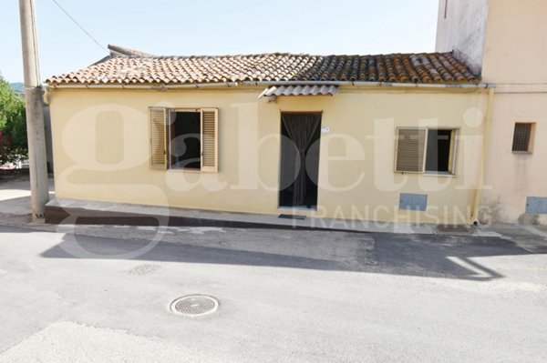 casa indipendente in vendita ad Olbia in zona San Simplicio