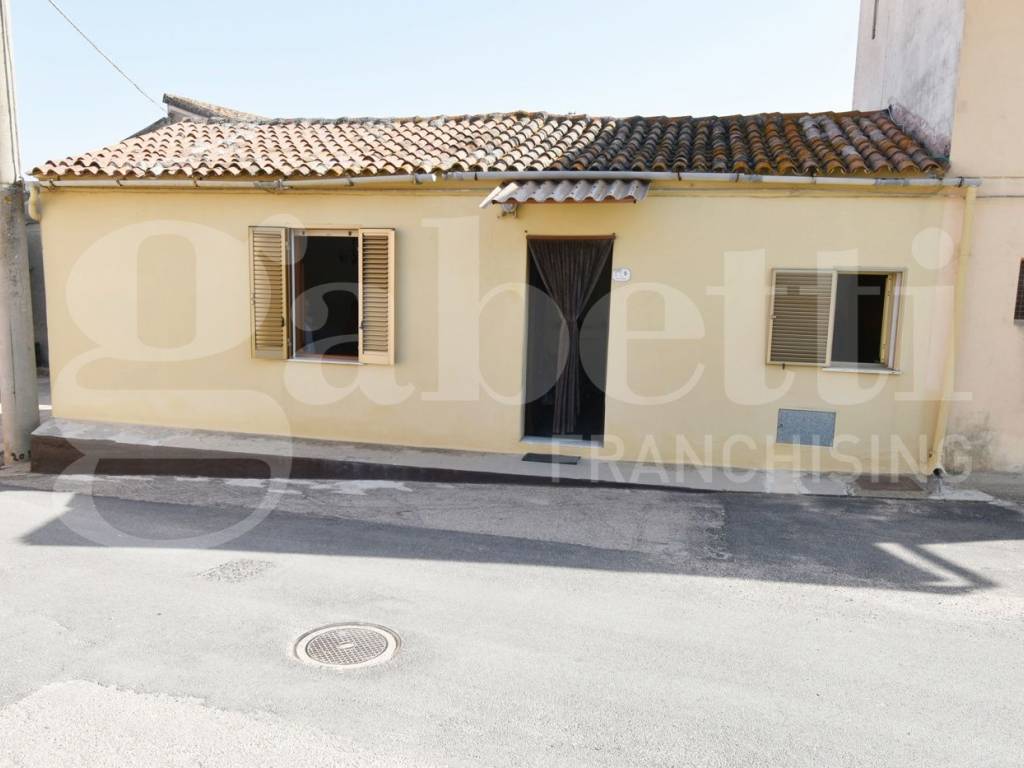 casa indipendente in vendita ad Olbia in zona San Simplicio