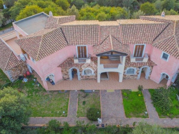 appartamento in vendita ad Olbia in zona Pittulongu