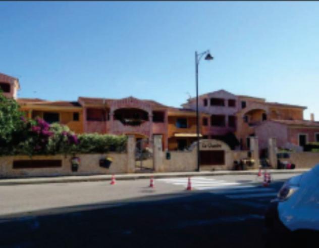 locale di sgombero in vendita ad Olbia