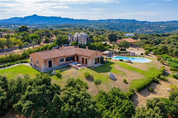 casa indipendente in vendita ad Olbia